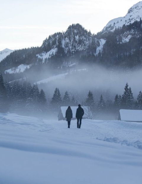 Romantische Spaziergänge an einem verschneiten Wintertag in Altaussee