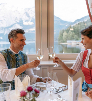 Abendessen mit Blick auf den See im Restaurant Seevilla