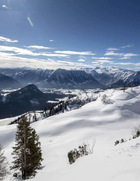 Der Loser Berg lädt ein zu Schneewanderungen und Skifahren. Vom Hotel Seevilla erhalten Sie einen Gratis Transfer zu den Skiliften