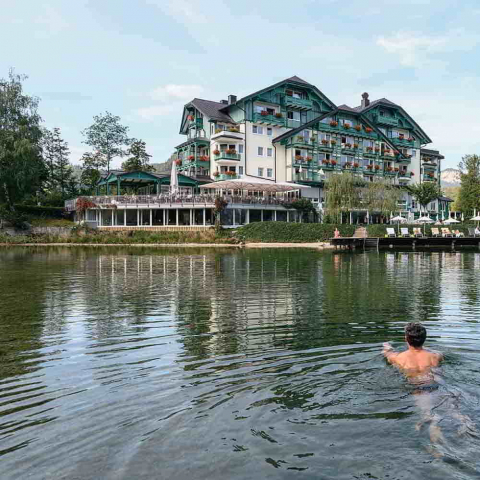 Vom Hotel aus, noch schnell im Altaussee schwimmen