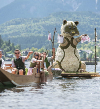 Zum jährlich stattfindenden Narzissenfest in Altaussee gehört das traditionelle Bootskorso