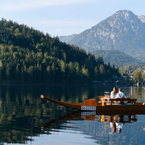 Die Naturkulisse auf dem Altausseer See ist einzigartig