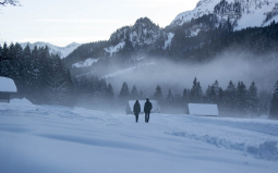 Romantische Spaziergänge an einem verschneiten Wintertag in Altaussee