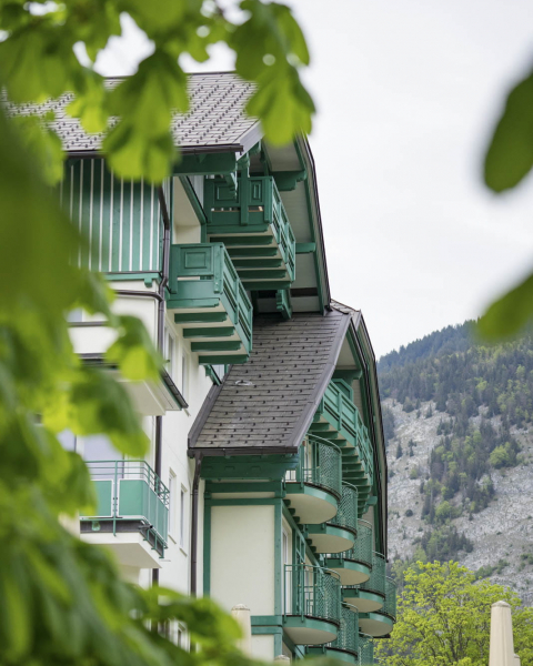 Das Hotel Seevilla in Altaussee bietet auch Zimmer in südlicher Richtung mit Balkon und schönster Aussicht