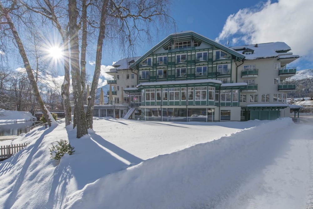 Das Hotel Seevilla erhält nach Umbau des Altbaues im Jahre 2000 neue Zimmer und Einrichtung