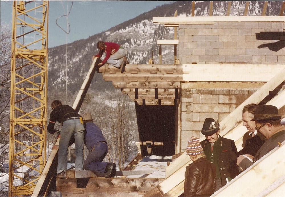 1976 kaufte Kommerzialrat Johann Maislinger die Seevilla und baute diese zu einem vollumfänglichen Hotel aus